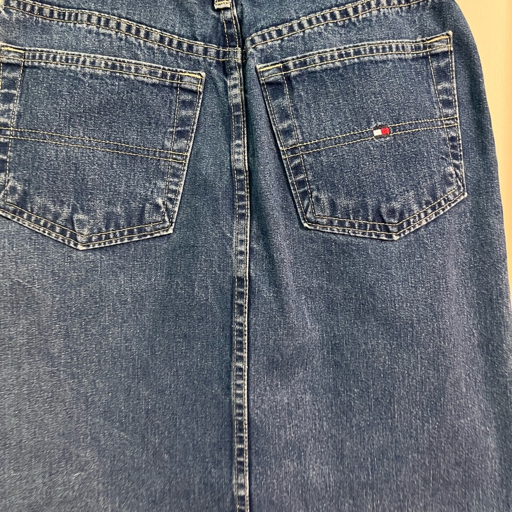 Tommy Hilfiger denim skirt size 4. Great used condition. - Picture 6 of 6